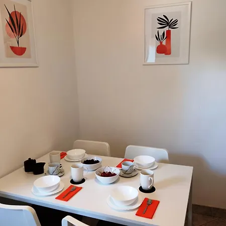 In With Terrace, Air Conditioning, Wifi 4991-1 Apartment